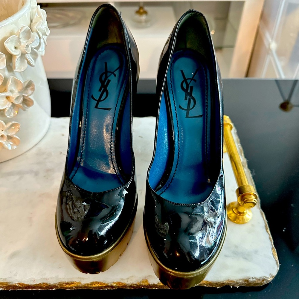 YSL trooper pump